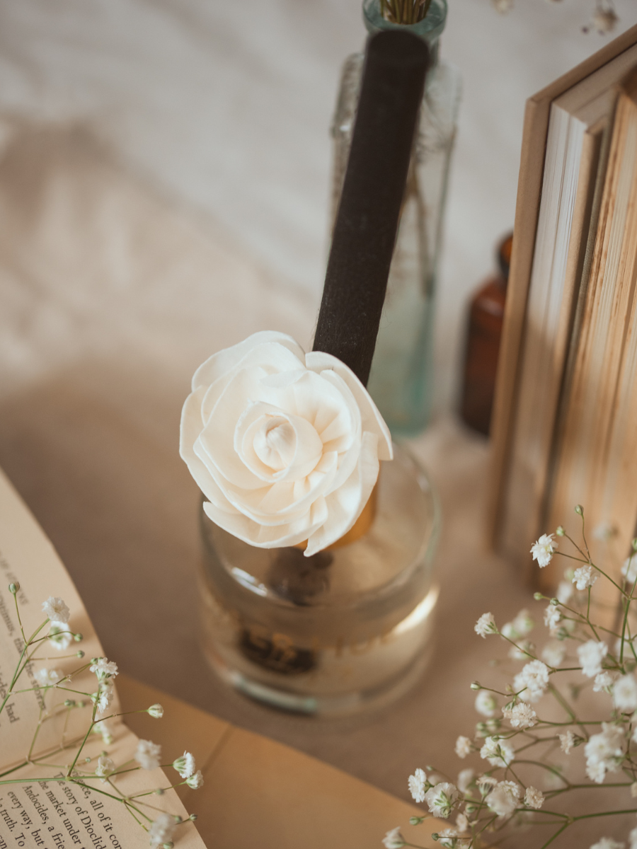 Eventus - Flower Reed Diffuser – Amber Hue Candles